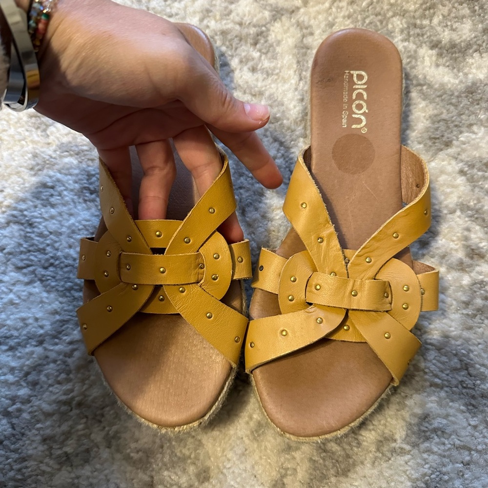 Picon Sandals - Picture 2 of 7